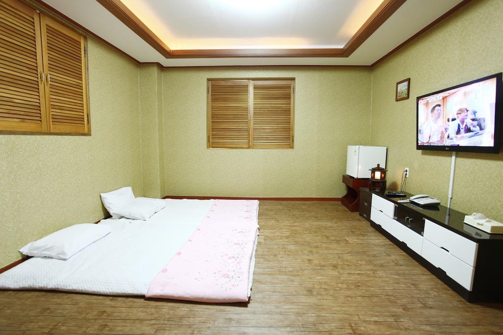 Galleria Hotel Andong Cameră foto